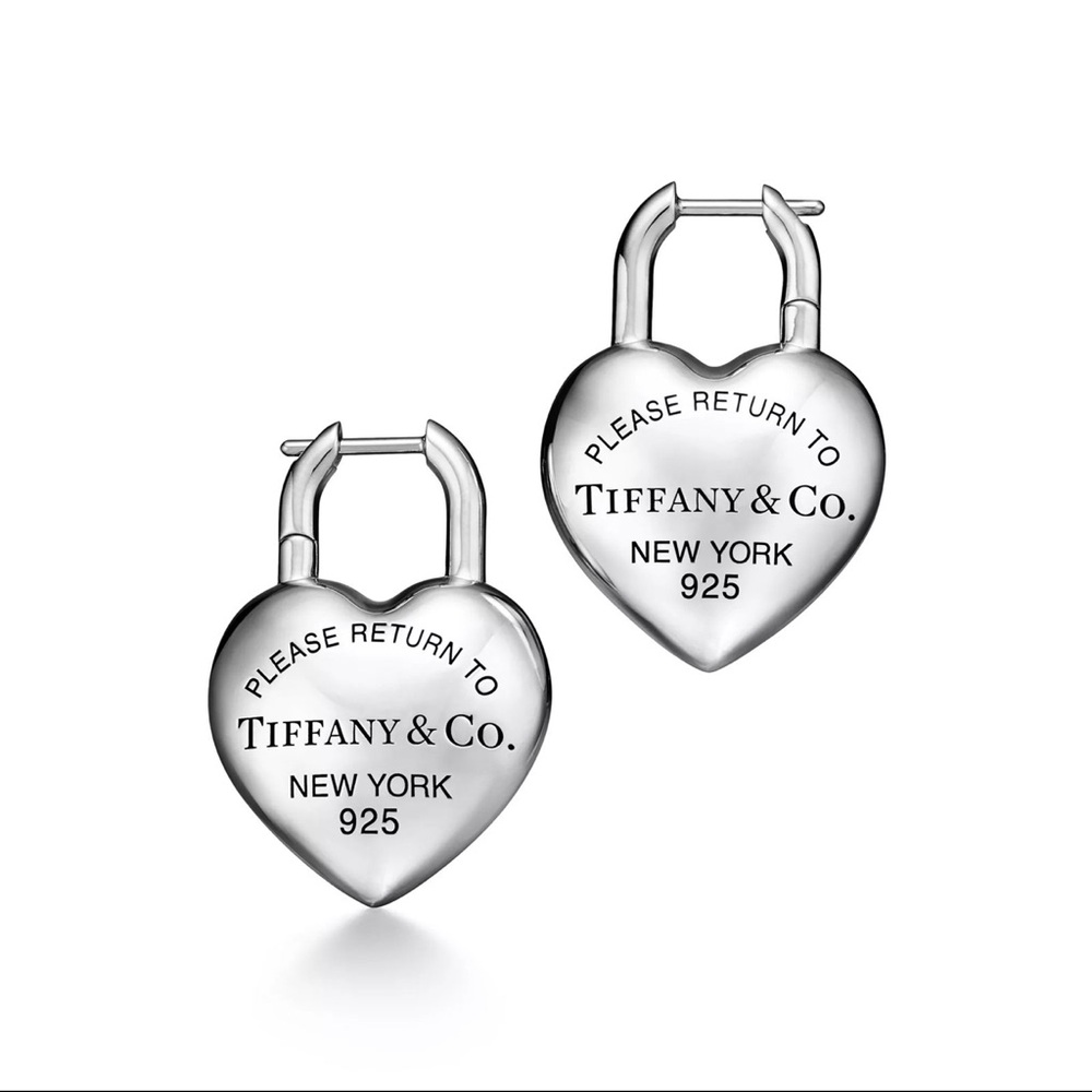 TIFFANY & CO. Return to Tiffany®
Full Heart Earrings in Sterling Silver